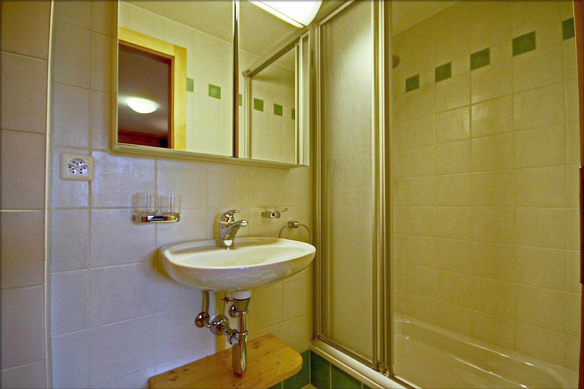Shower room - Twin bedroom Shower room - Twin bedroom