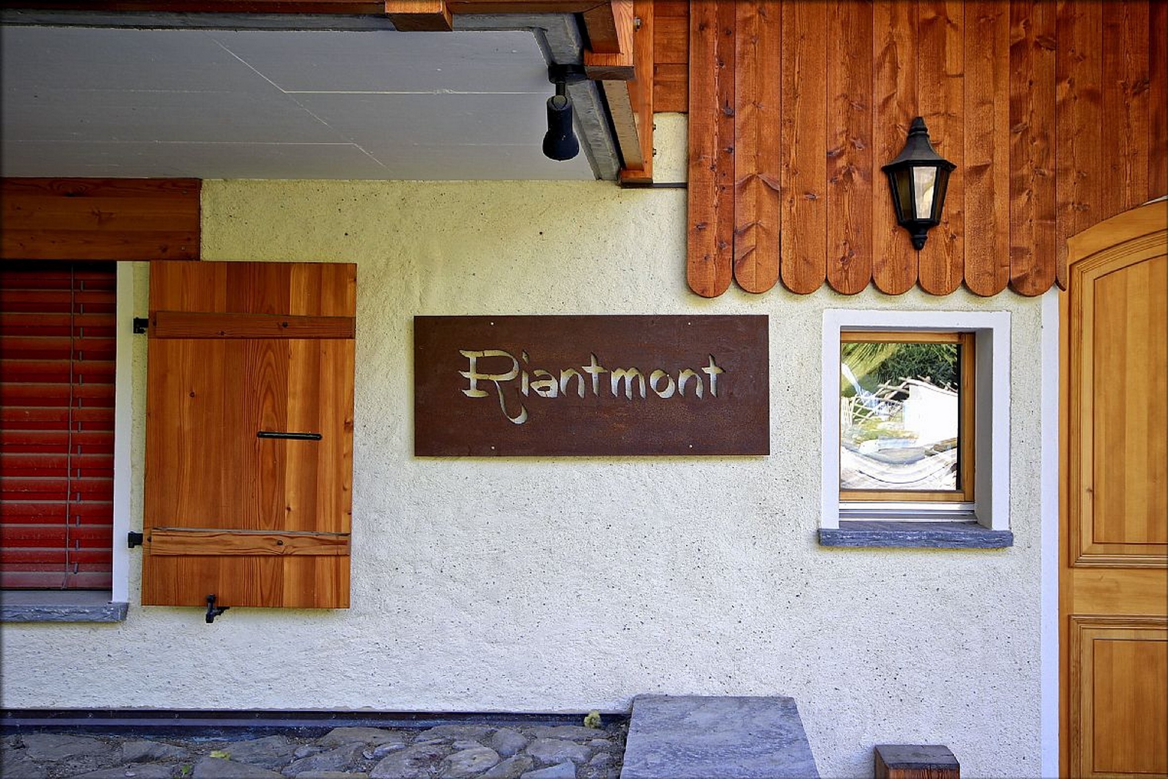 Riant Mont Riant Mont