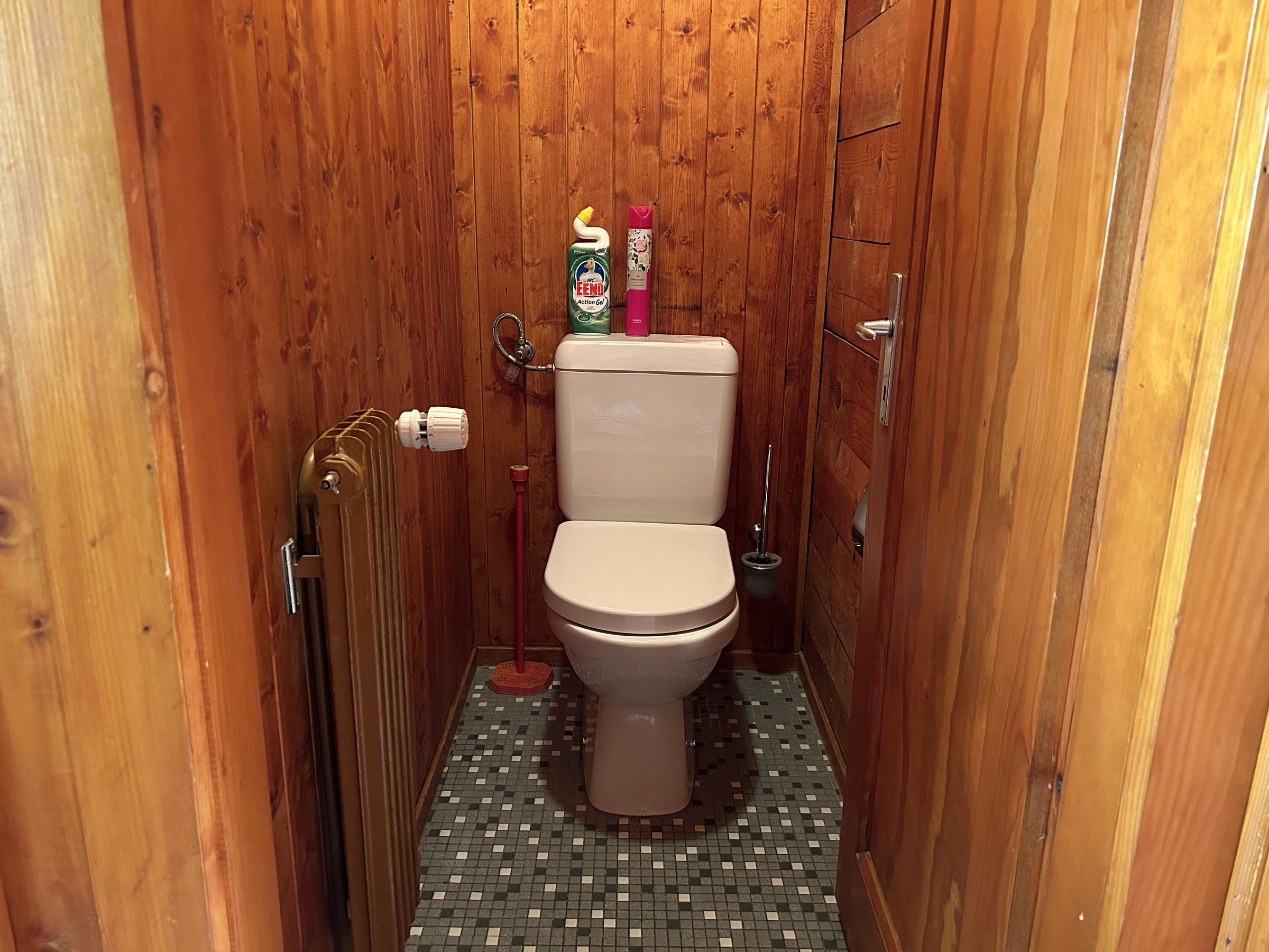 Separates WC Separates WC