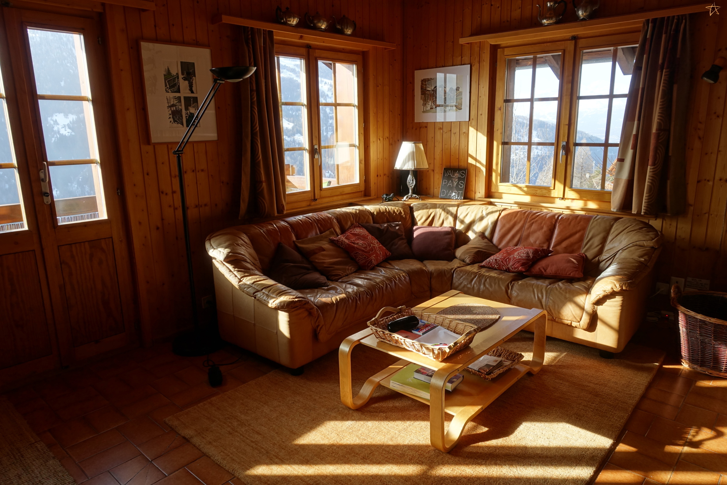 Wohnraum (1) Wohnraum (1)