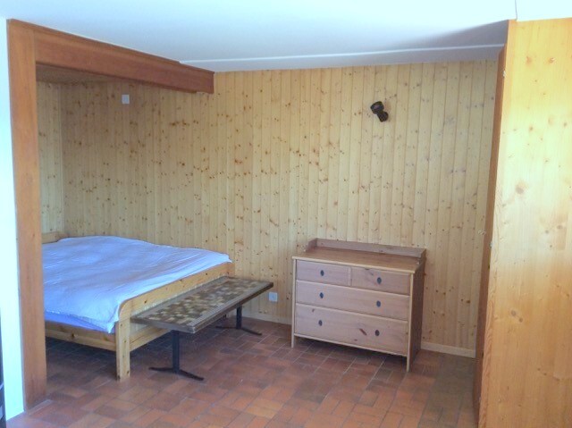 Wohnraum/Schlafecke Wohnraum/Schlafecke