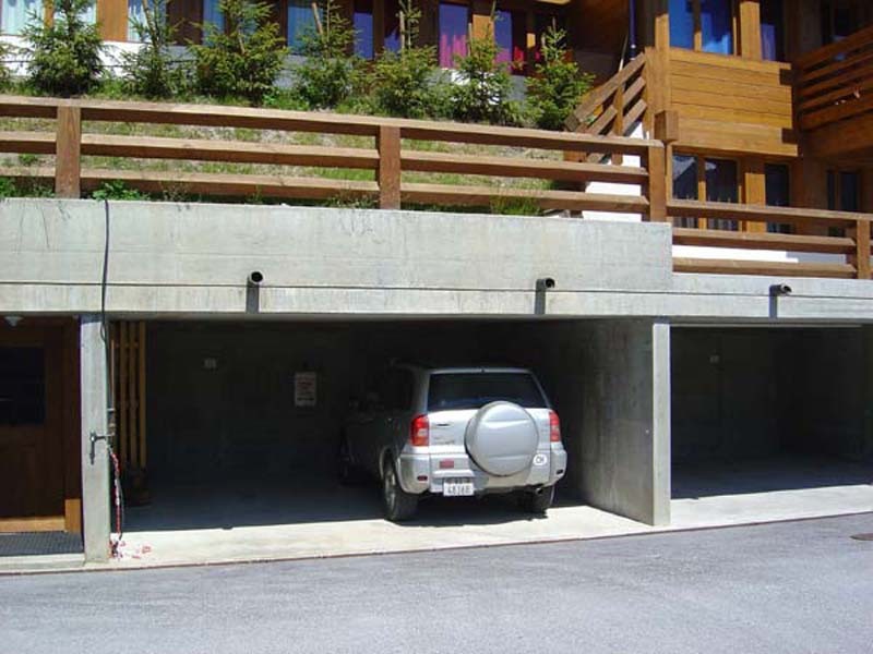 Bedeckter Parkplatz Bedeckter Parkplatz