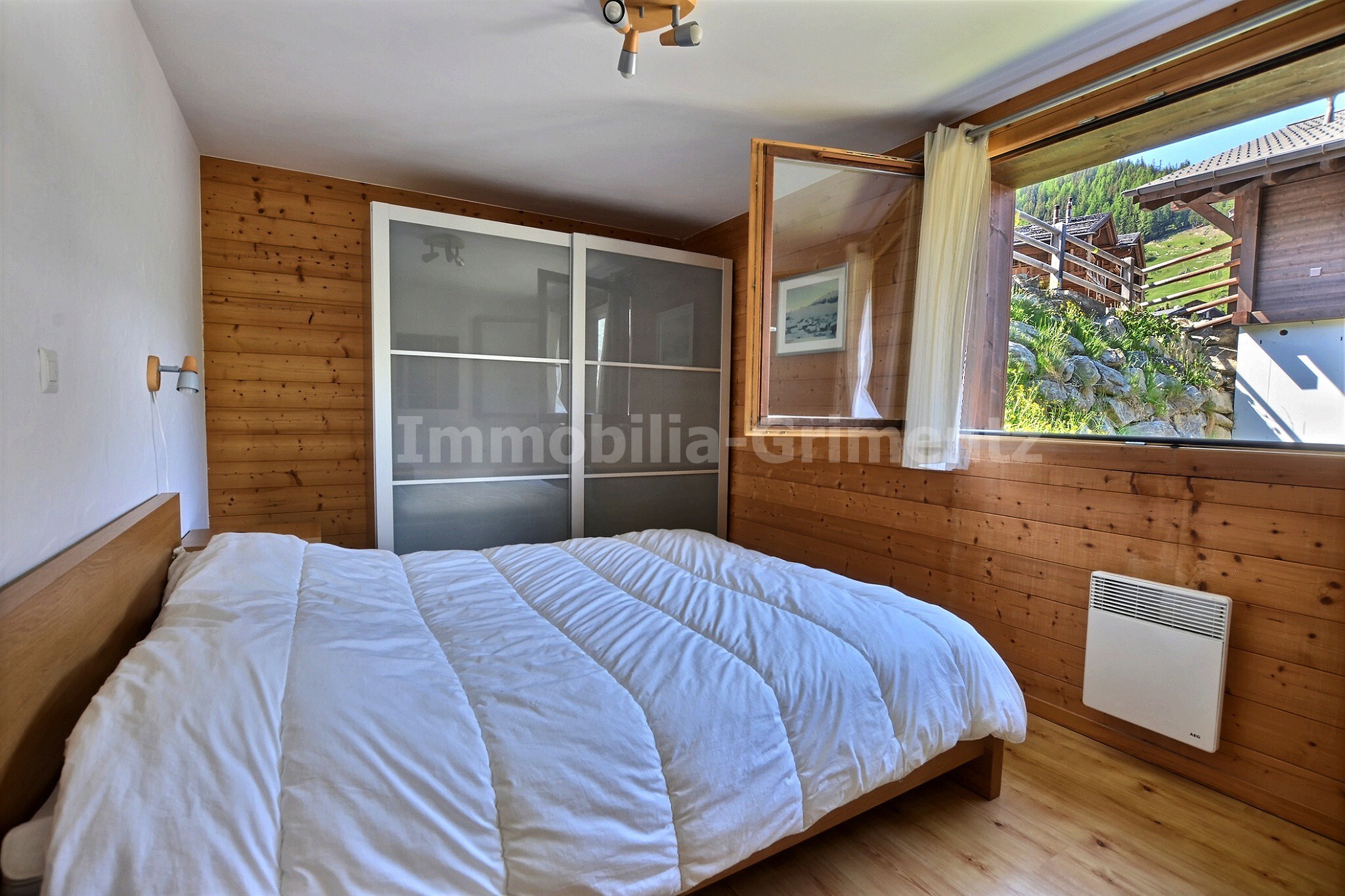 Bedroom 1 with 1 double bed Bedroom 1 with 1 double bed