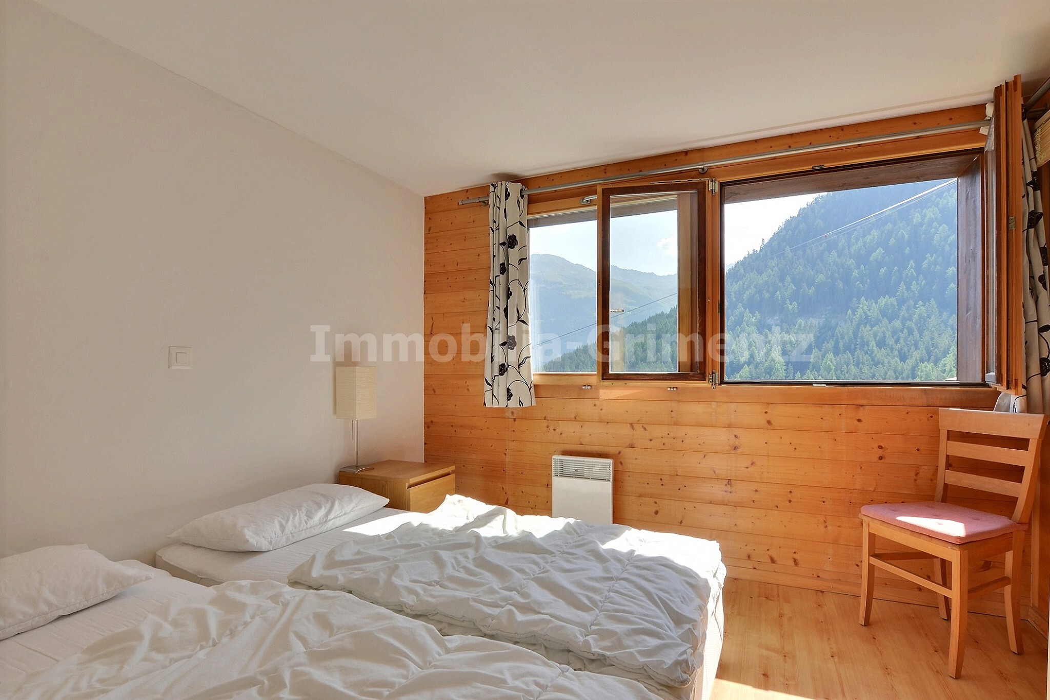 Bedroom 2 with 2 beds Bedroom 2 with 2 beds