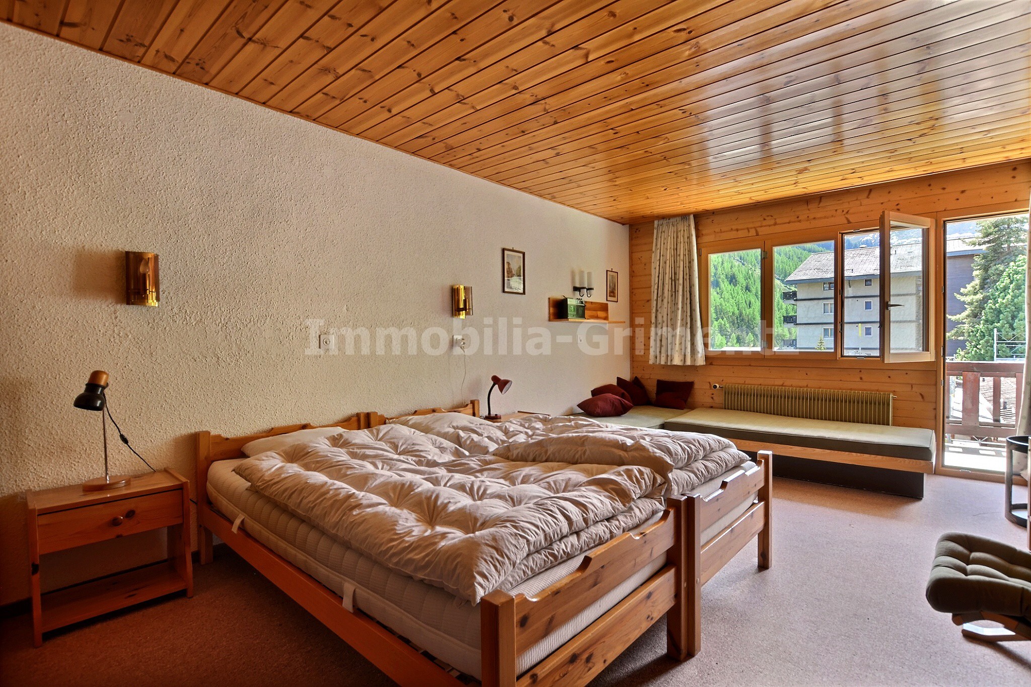 Wohnzimmer mit 2 Betten und 2 Bettcouch Wohnzimmer mit 2 Betten und 2 Bettcouch