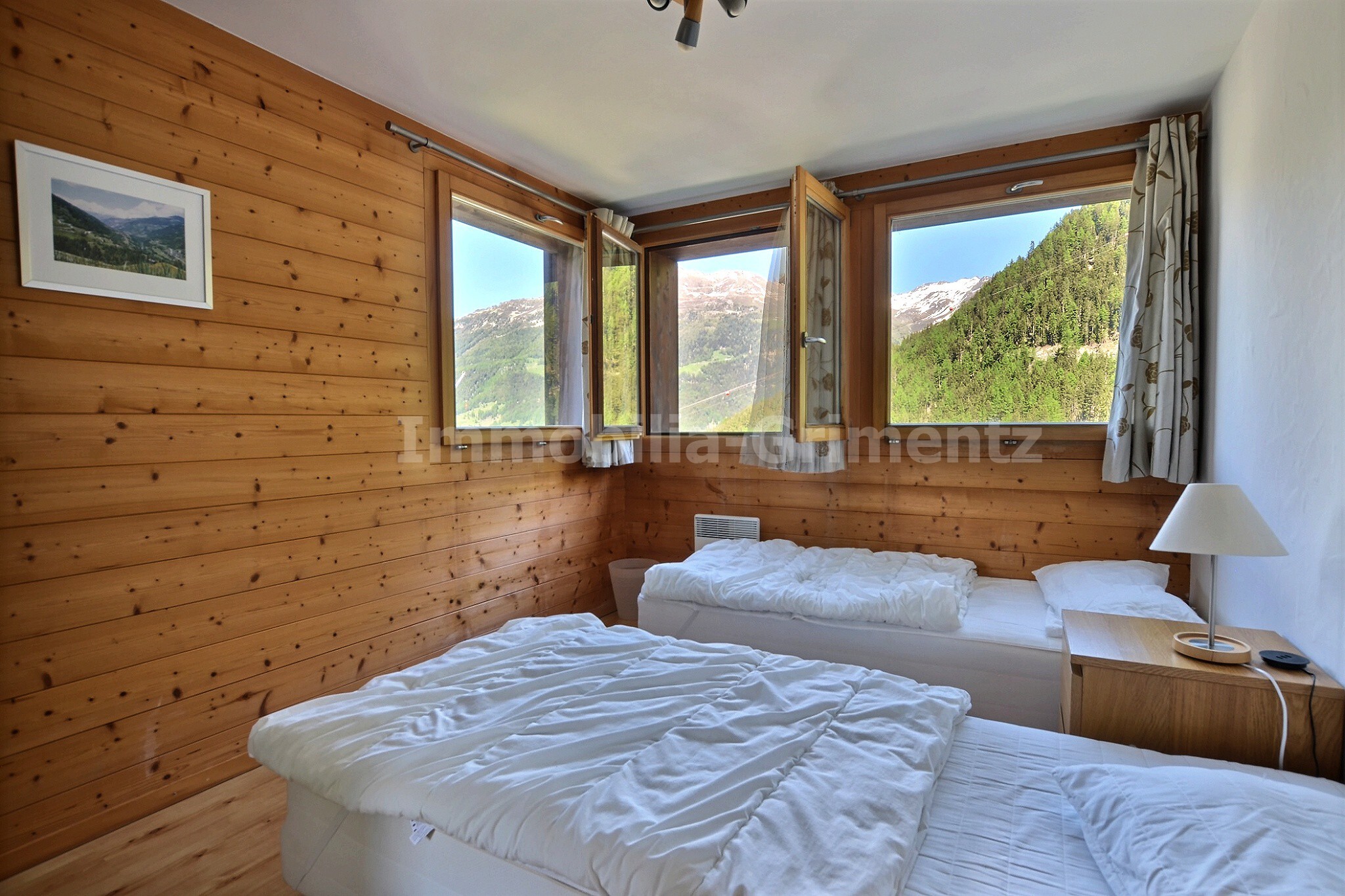 Bedroom 3 with 2 beds Bedroom 3 with 2 beds