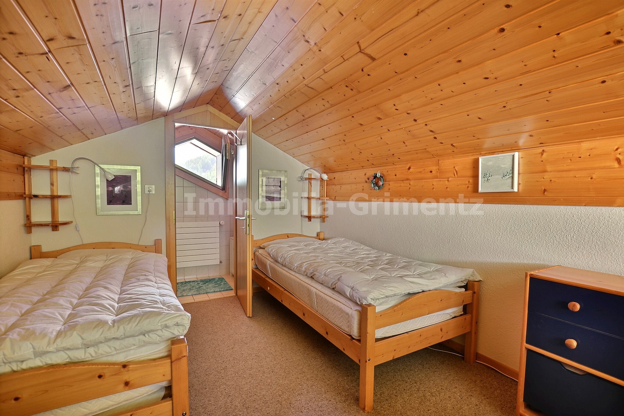 Galerie-Schlafzimmer mit 2 Betten Galerie-Schlafzimmer mit 2 Betten