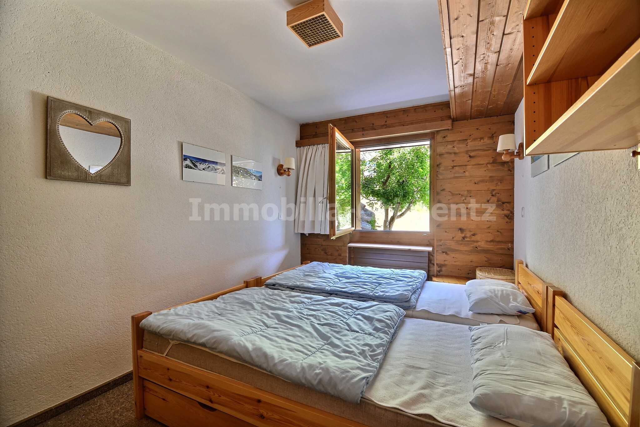 Schlafzimmer mit 2 Betten Schlafzimmer mit 2 Betten