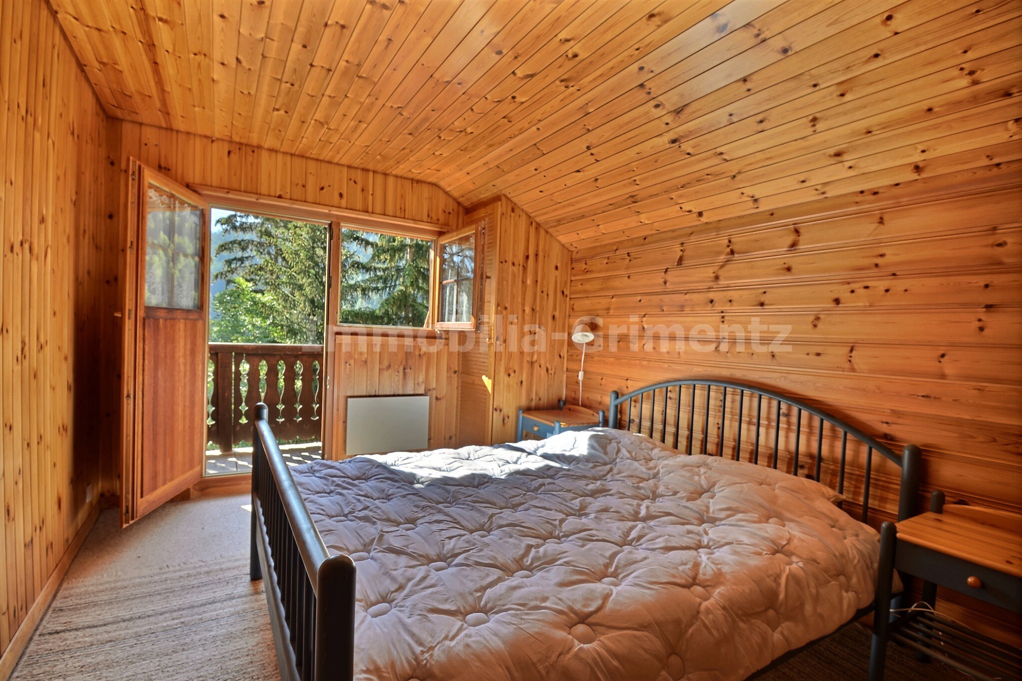 Schlafzimmer mit 1 Doppelbett Schlafzimmer mit 1 Doppelbett