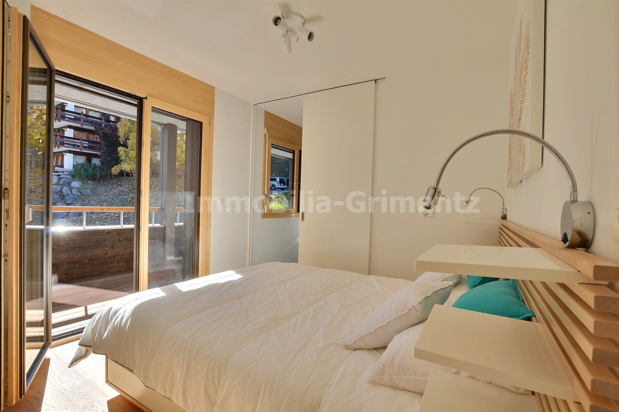 Doppeltbettzimmer mit Balkon Tür Doppeltbettzimmer mit Balkon Tür