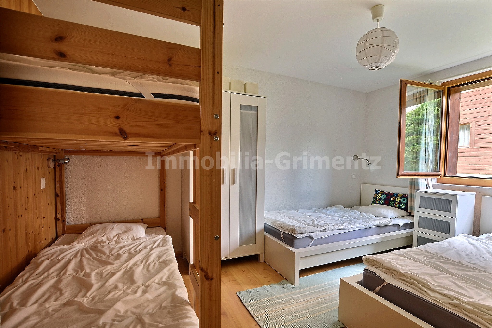 Zimmer mit 4 Betten Zimmer mit 4 Betten