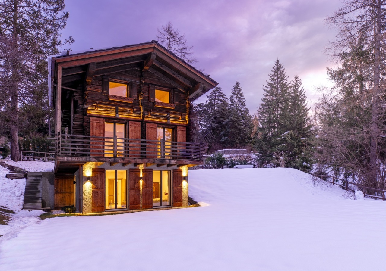 Historic Mazot by Mrs Miggins – Full Chalet