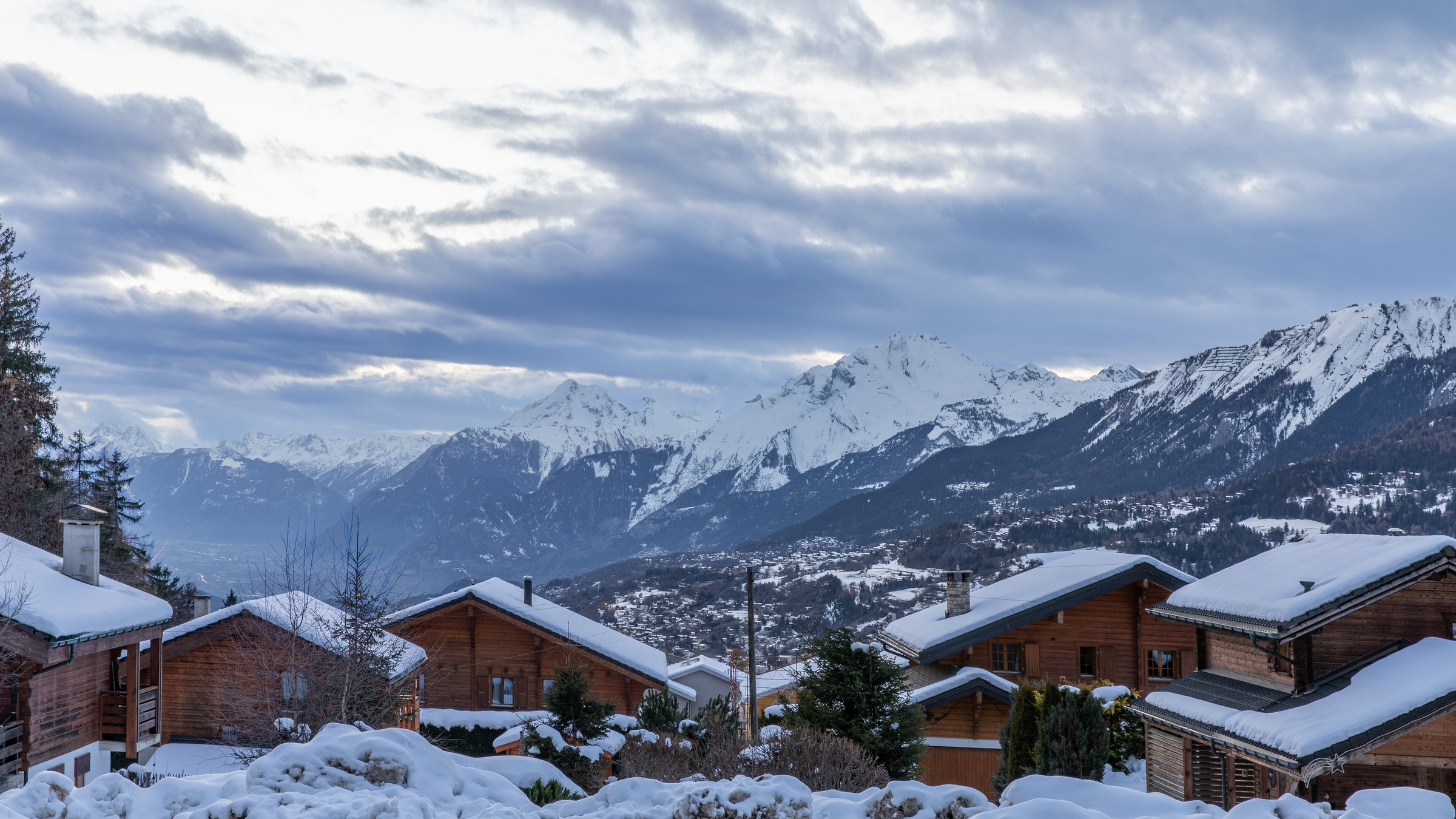 Historic Mazot by Mrs Miggins – Full Chalet