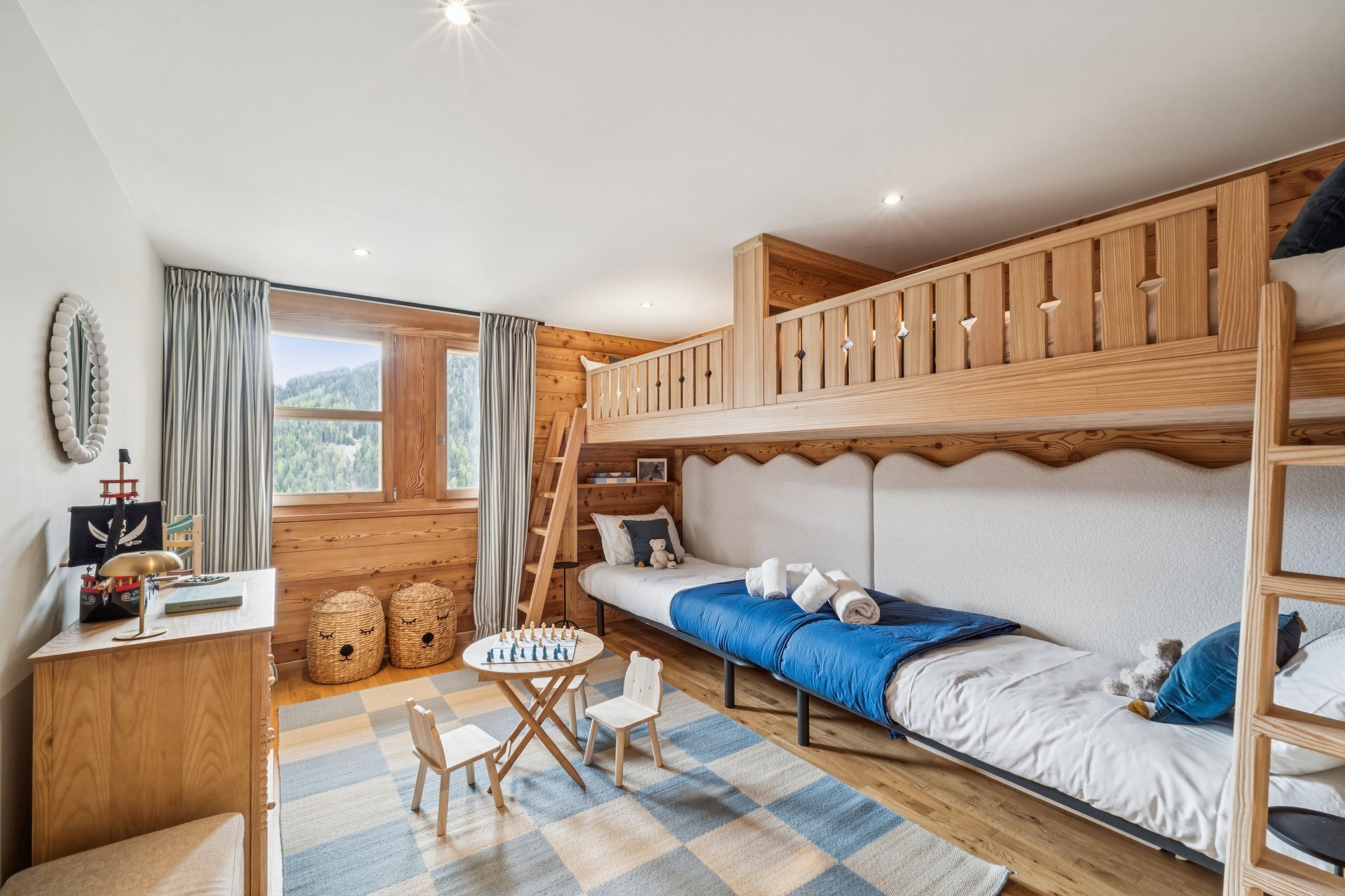 Chalet SkyLodge by Mrs Miggins