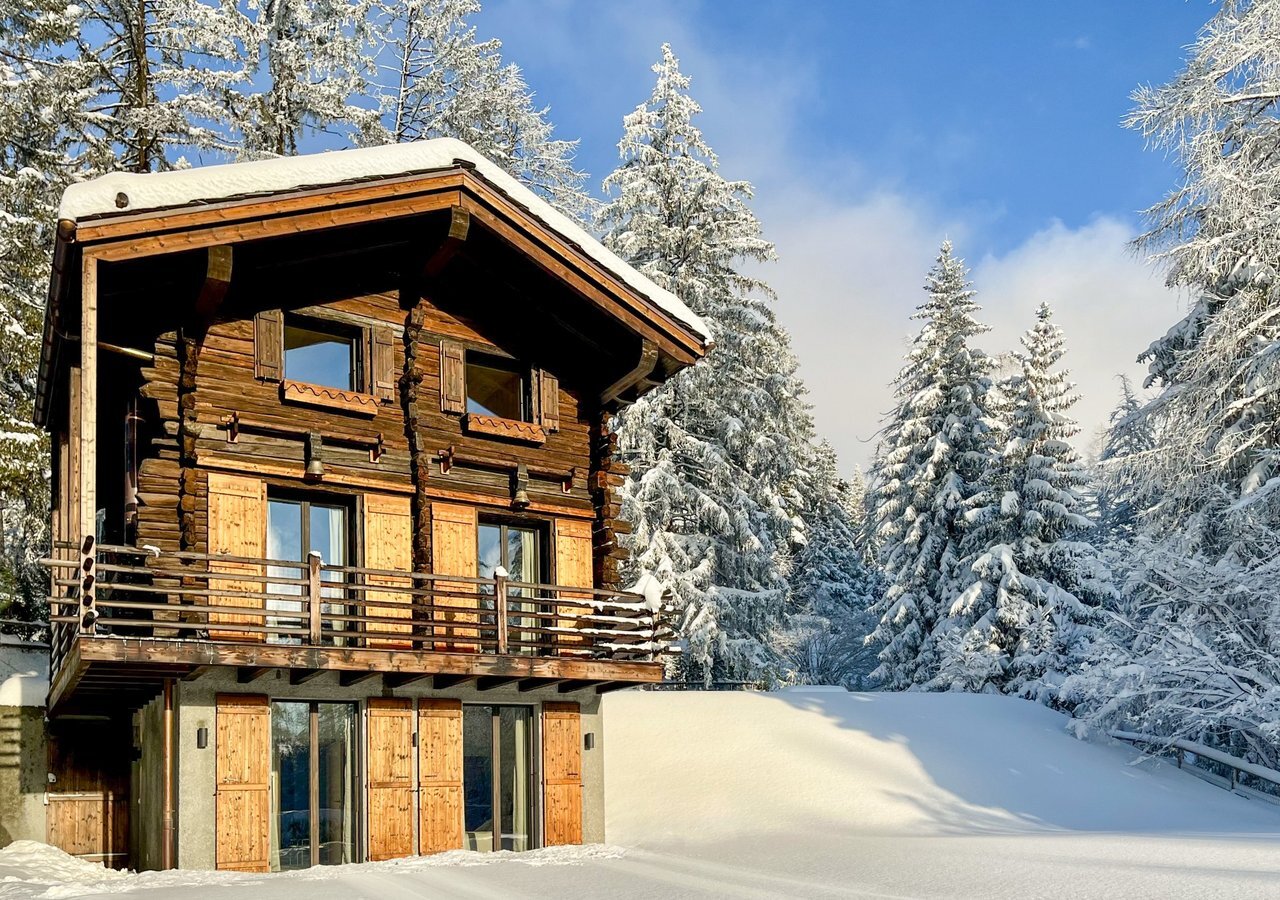 Historic Mazot by Mrs Miggins – Full Chalet