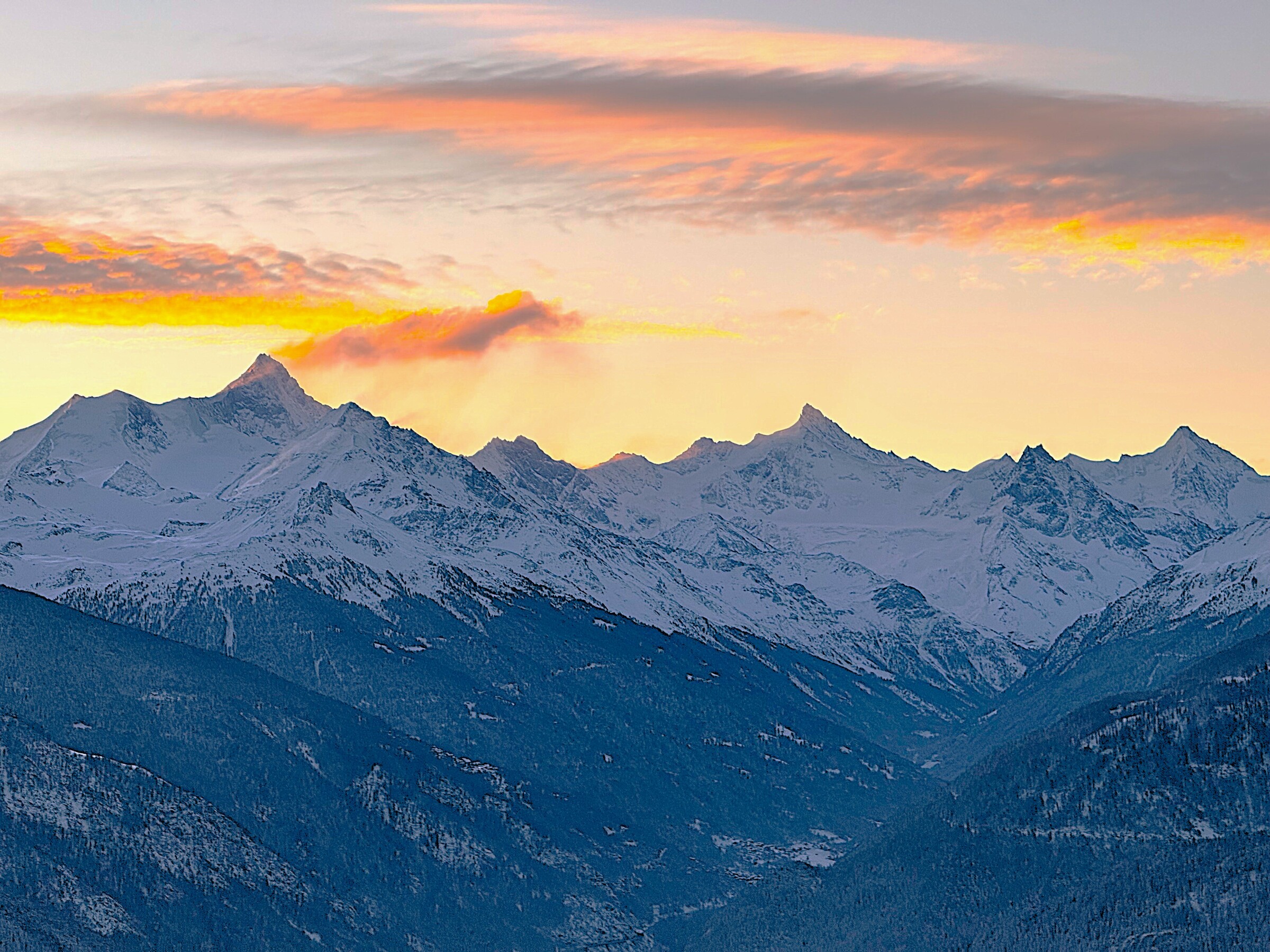 Peakline Panorama by Mrs Miggins