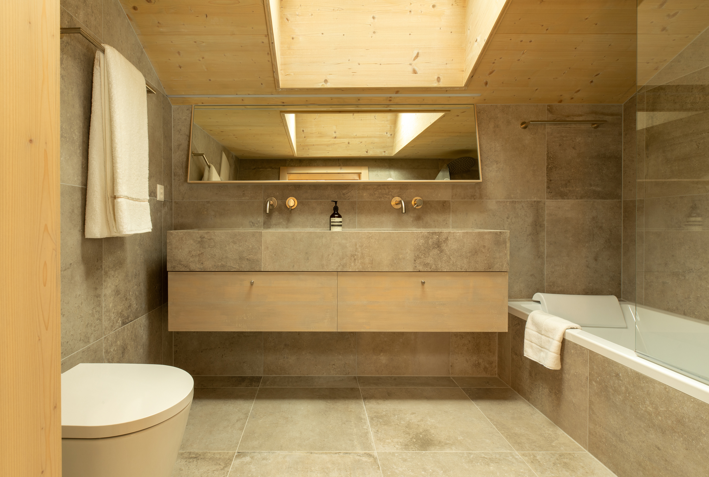 Historic Mazot by Mrs Miggins – Full Chalet